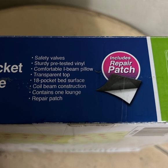 Adult Green 18 Pocket Fashion Pool Lounge 74in  NIB - Picture 5 of 7